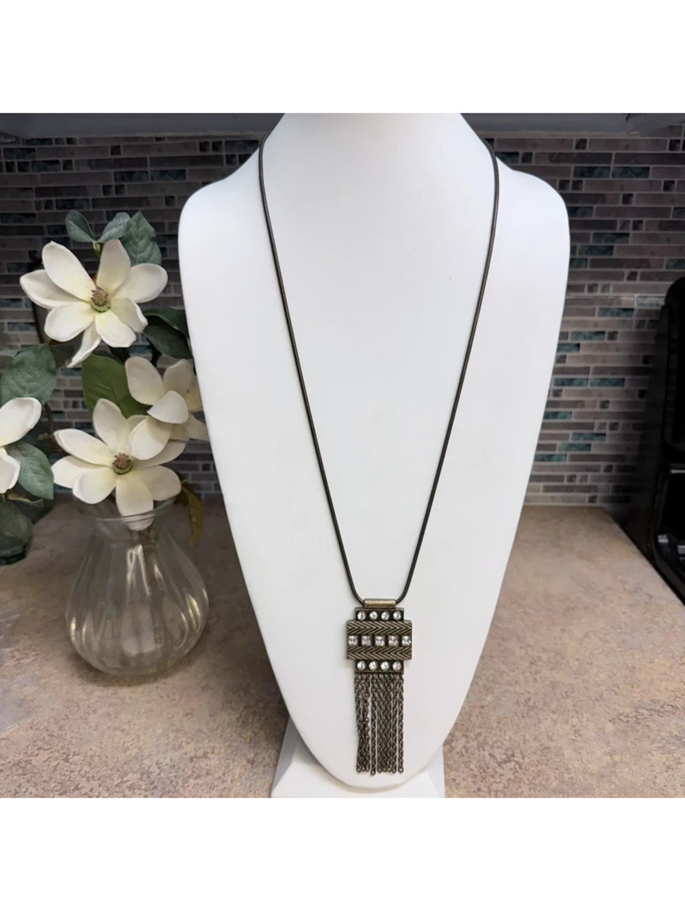 Vintage Lia Sophia Long Pendant Necklace Matte Gold Crystal Chain Tassel